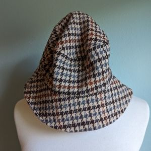 NWOT Corduroy Reversible Bucket Hat